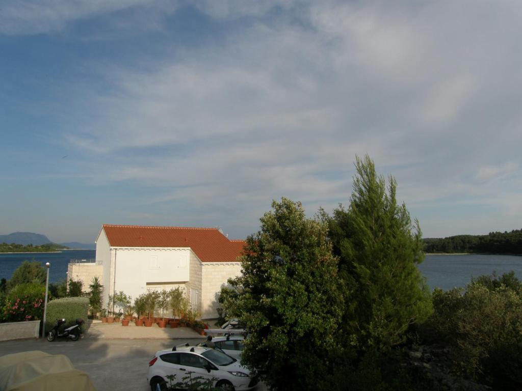 Grbin Apartment Lumbarda